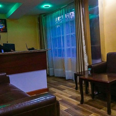 Kentania Hotel Nakuru Bagian luar foto