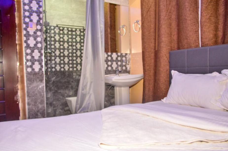 Kentania Hotel Nakuru Bagian luar foto