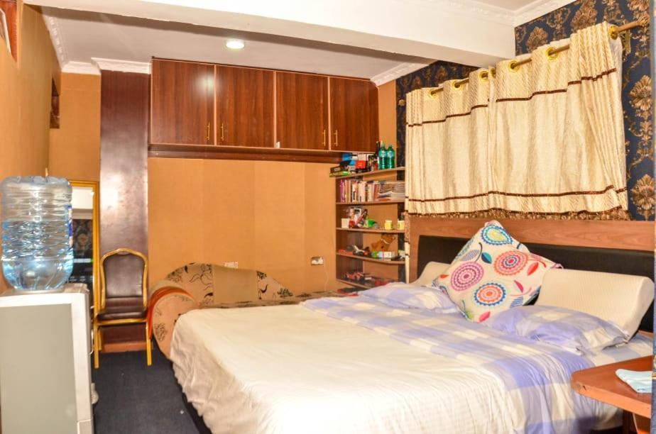 Kentania Hotel Nakuru Bagian luar foto