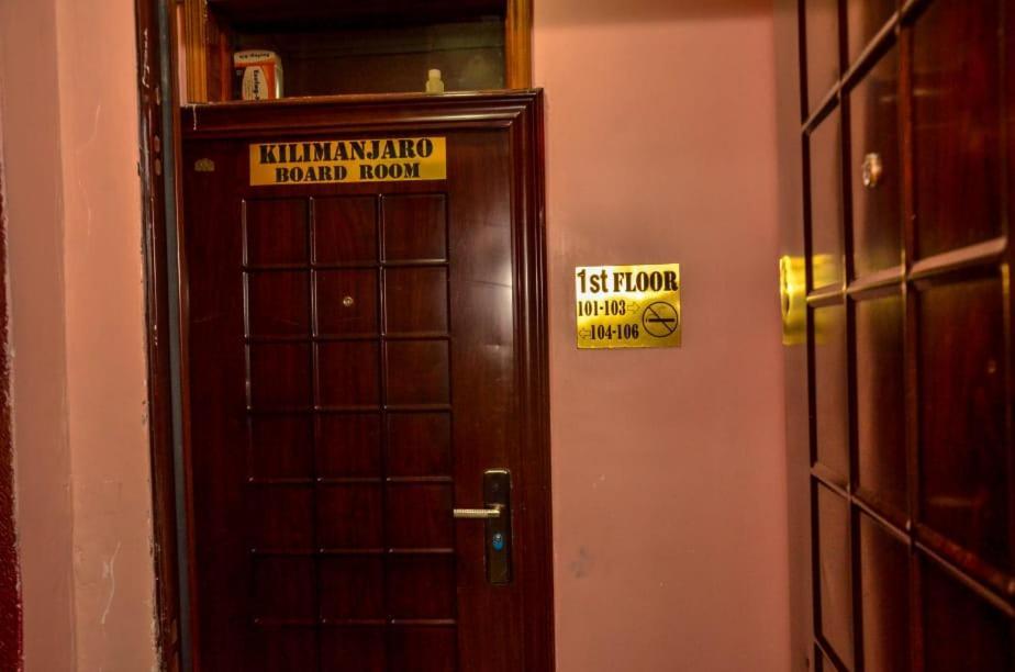 Kentania Hotel Nakuru Bagian luar foto