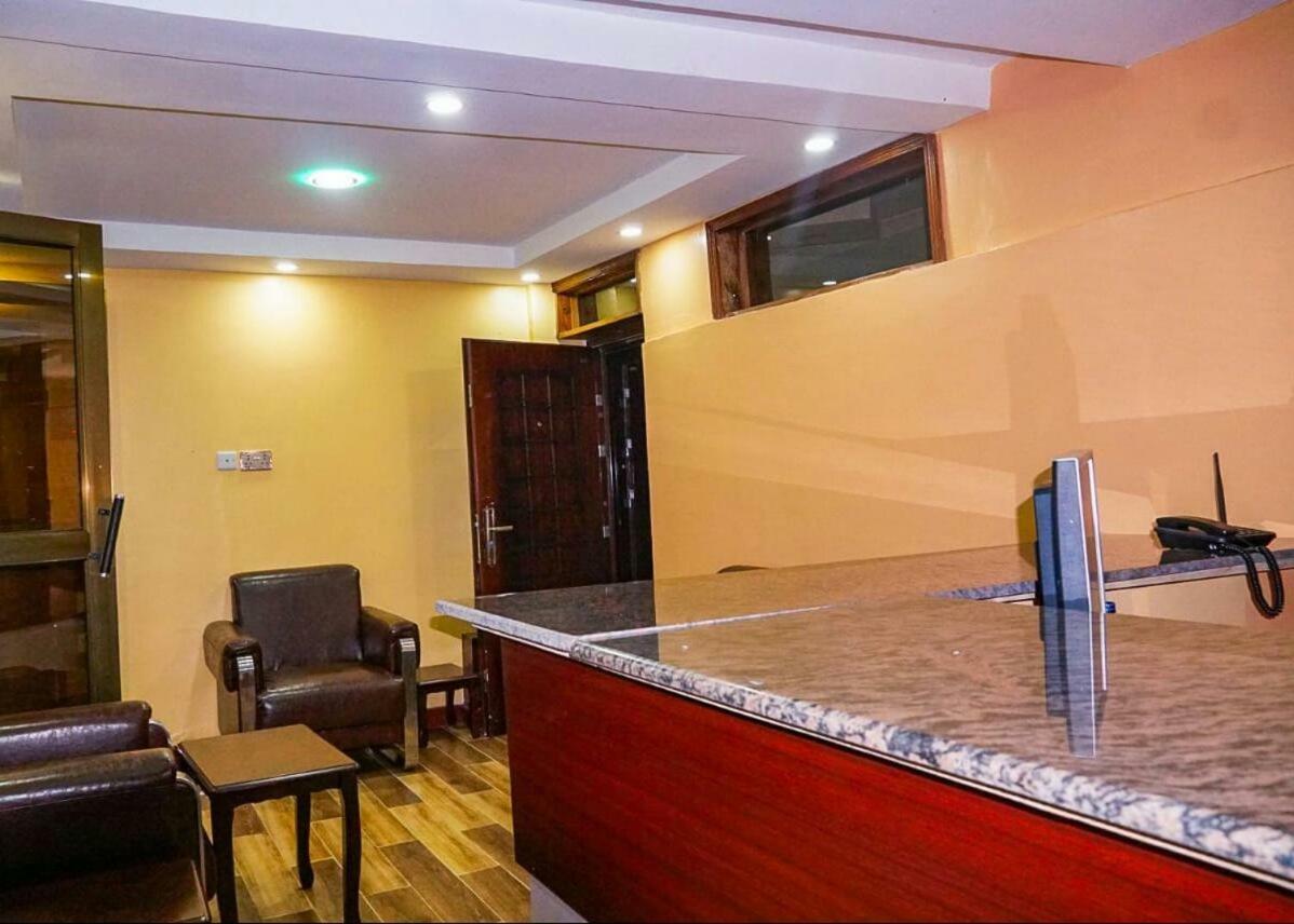 Kentania Hotel Nakuru Bagian luar foto