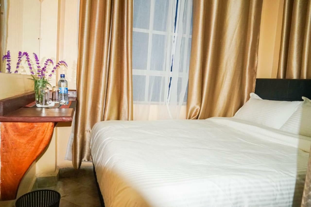 Kentania Hotel Nakuru Bagian luar foto