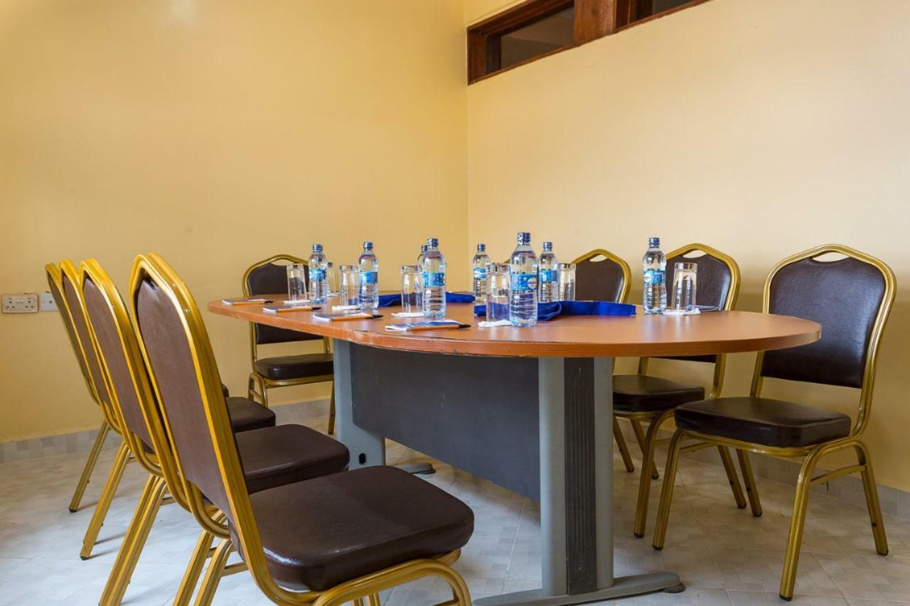 Kentania Hotel Nakuru Bagian luar foto