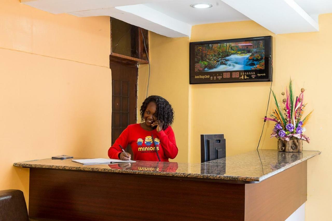 Kentania Hotel Nakuru Bagian luar foto